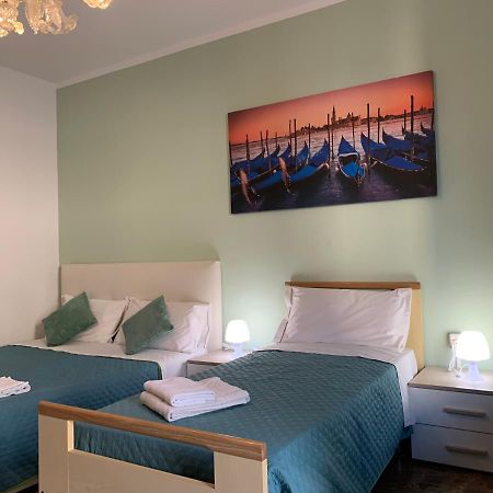 Venice Night Appartment Mestre Bagian luar foto